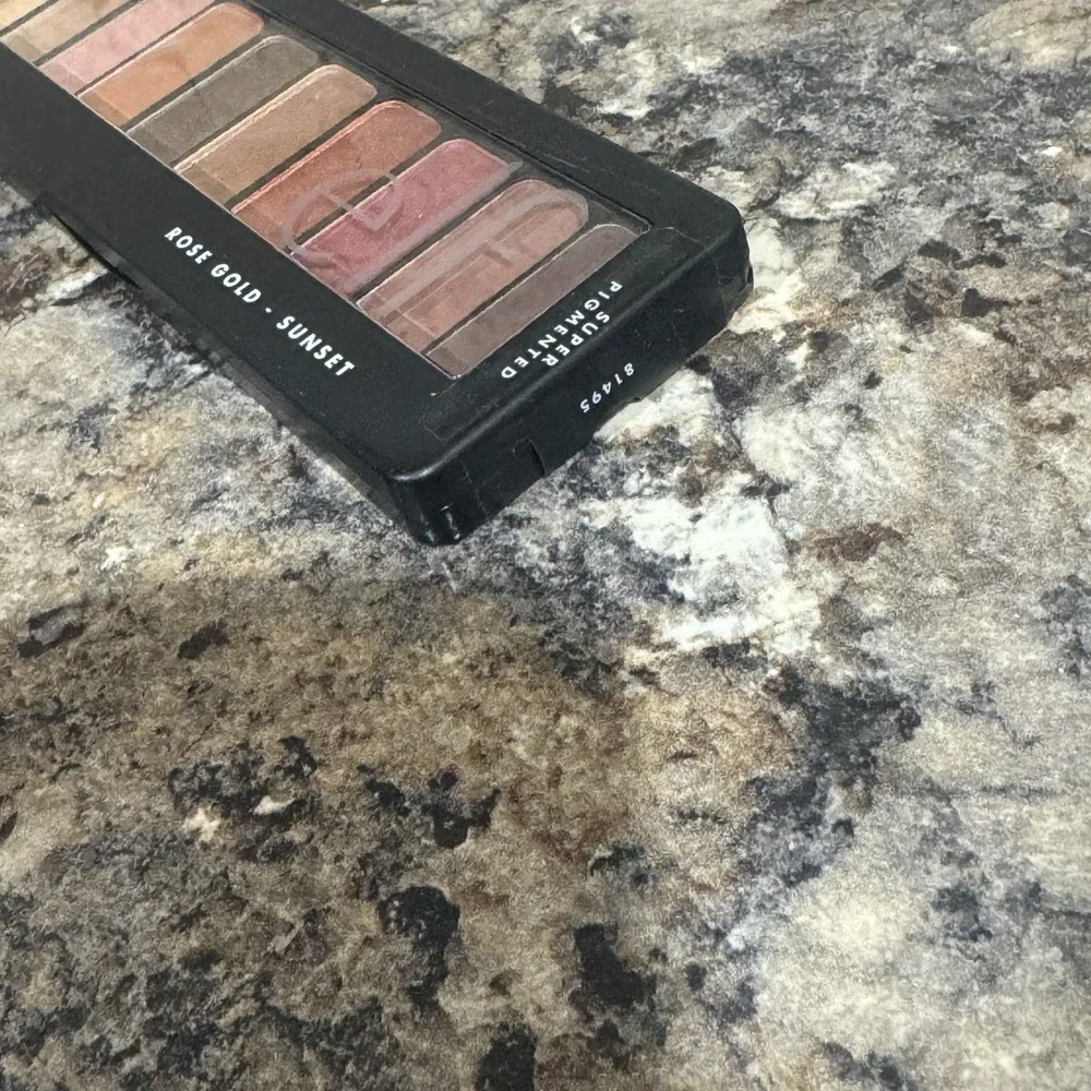 e.l.f Eyeshadow 10 Colors Palette Rose Gold Sunset New